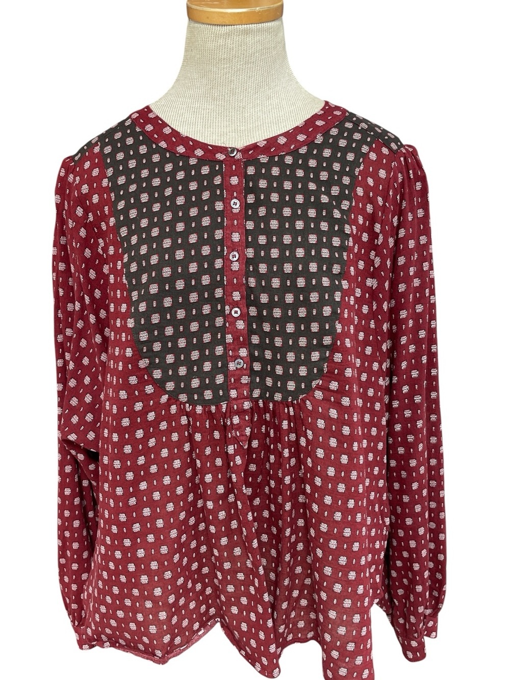 XIRENA Top Blouse Boho Shirt Red Black Print Size Medium